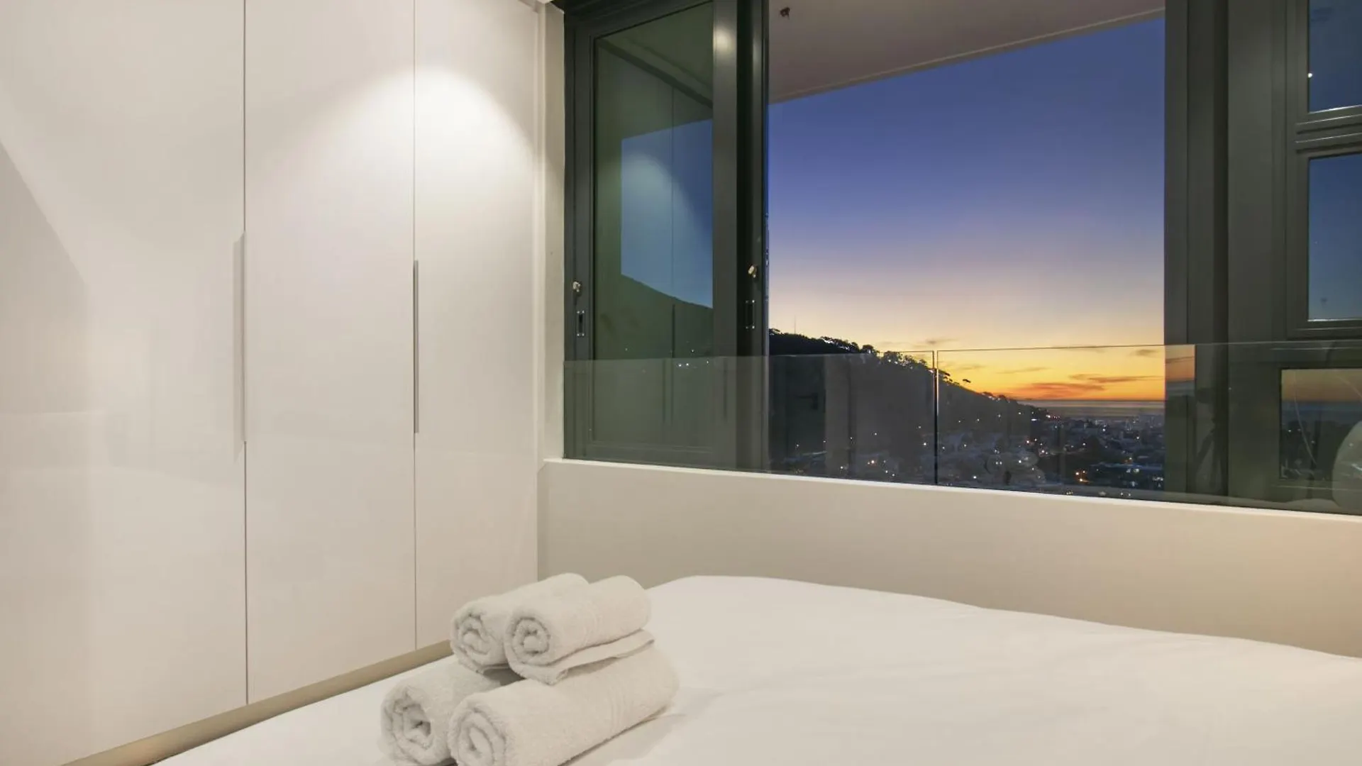16 On Bree - Unit 2810 Apartment Cape Town South Africa